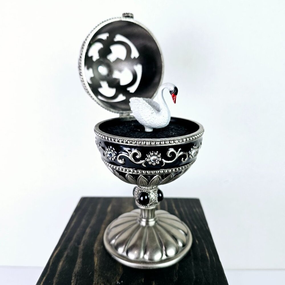 Jane Seymour Musical Egg Box "Swan Lake" St. Catherine's Court, EC, No Box - Picture 8 of 8